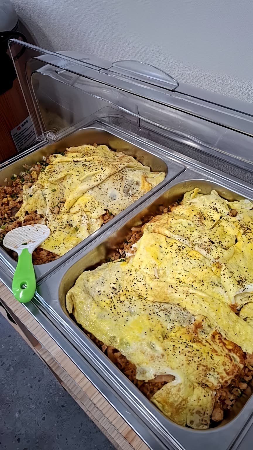 三木鐵板燒自助區每日限量供應的三木鐵板炒飯